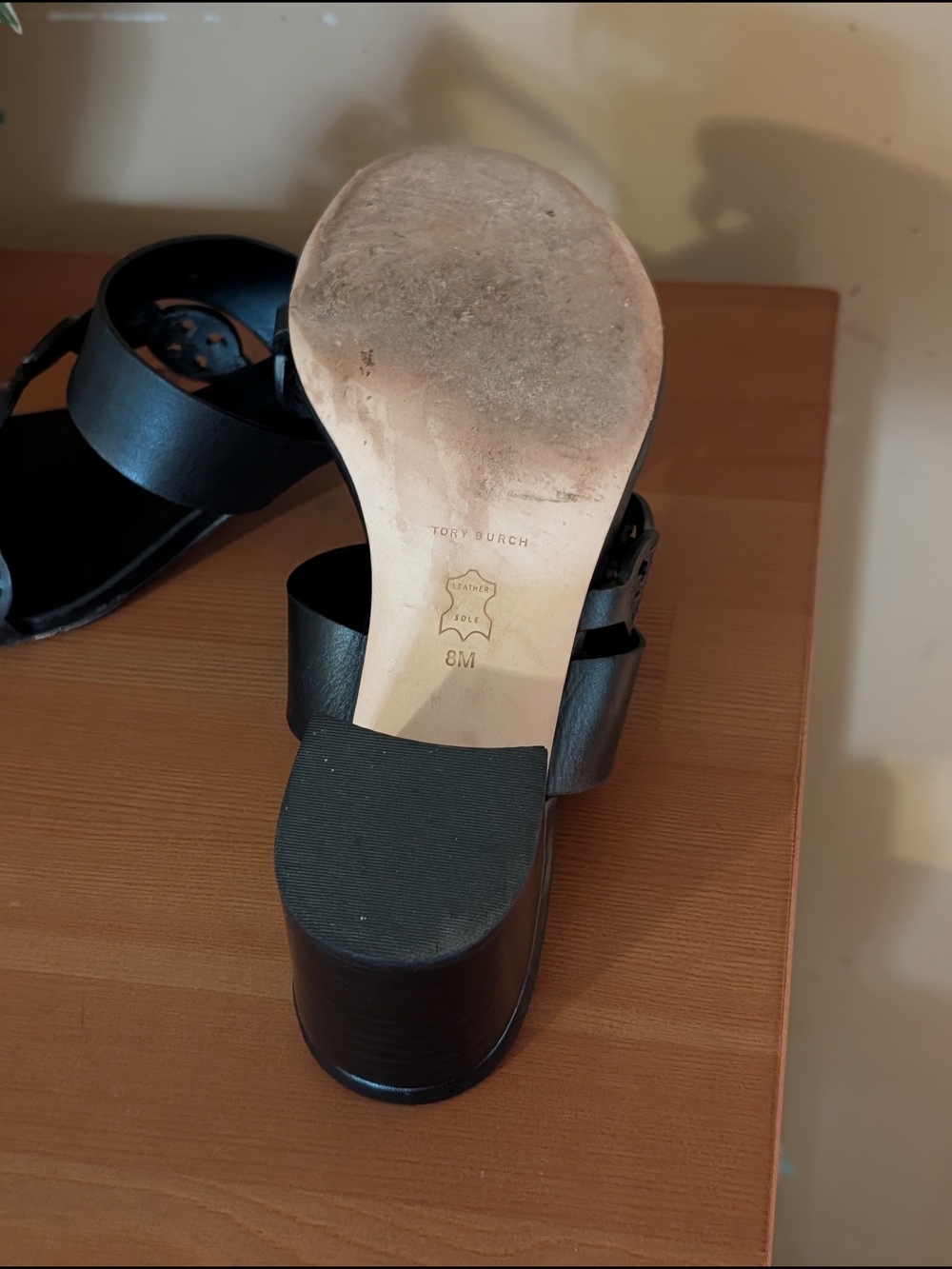 Tory Burch Black Leather Logo-Accent Sandals - Picture 5 of 5